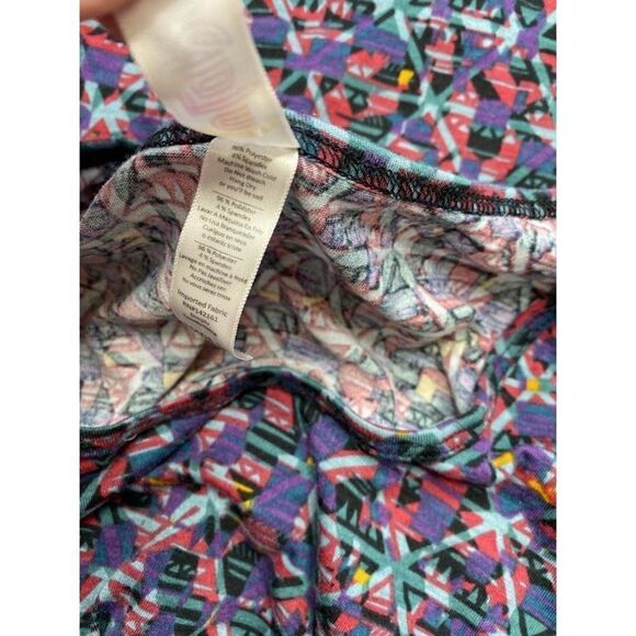 LuLaRoe Perfect T Multicolor Swing Abstract Geometric Top sz Small - Picture 5 of 5